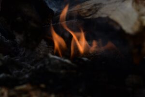 Adana-da-park-halindeki-otomobilde-patlama-sonras-yang-n-1-l