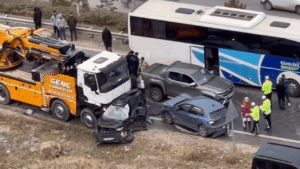 Ankara-da-vin-13-araca-arpt-5-yaral