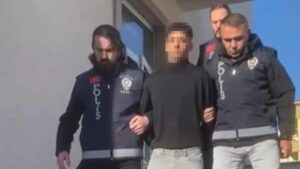 Arkada-na-dert-yand-b-aklanarak-ld-r-ld