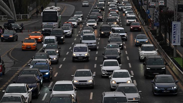 Ba-kentte-s-r-c-leri-isyan-ettiren-olay-Al-veri-kuyru-u-traf