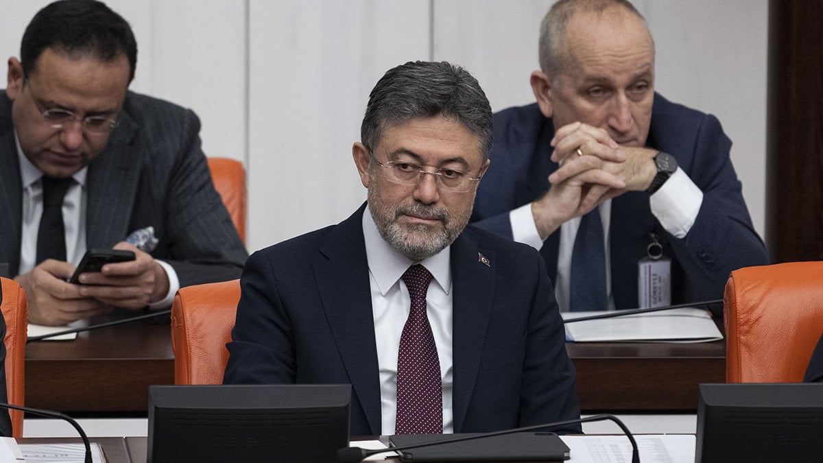 Bakan-Meclis-te-do-rulad-Devletin-70-milyon-ekme-ini-ald-lar