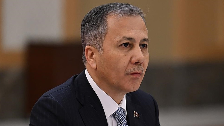 Bakan-Yerlikaya-duyurdu-301-pheli-yakaland