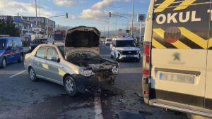 Bal-kesir-de-renci-servisiyle-otomobil-arp-t-8-yaral