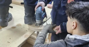 Bursa-da-i-i-elini-tahtaya-akt-itfaiye-ekipleri-kurtard