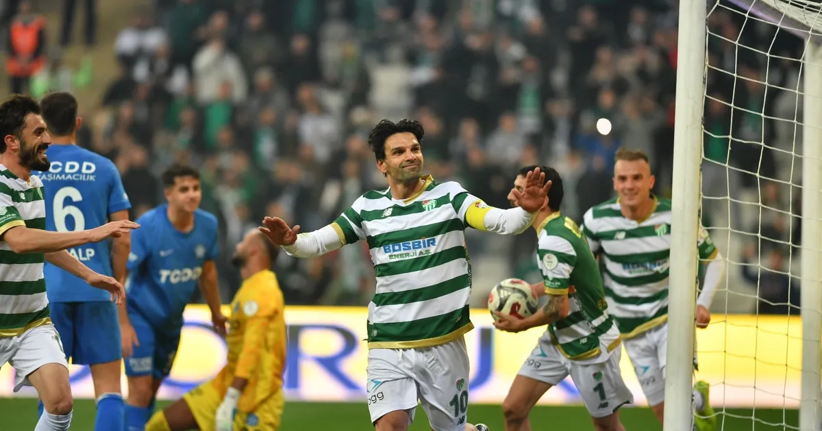 Bursaspor-Ankara-Demirspor-u-4-0-ile-ge-ti