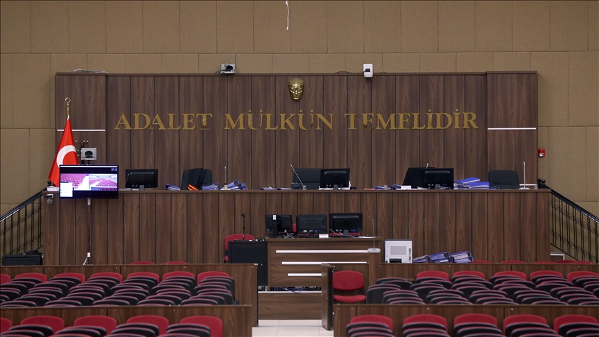 Cumhuriyet-Savc-s-Ercan-Kayhan-b-aklayarak-ld-ren-san-k-haki