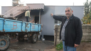 Hafta-sonu-gezmesine-kan-aile-kom-ular-ndan-gelen-telefonla-