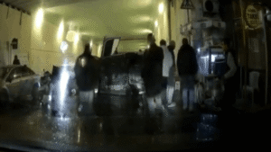 Ka-thane-de-otomobil-ref-je-arparak-devrildi-O-anlar-kamerad