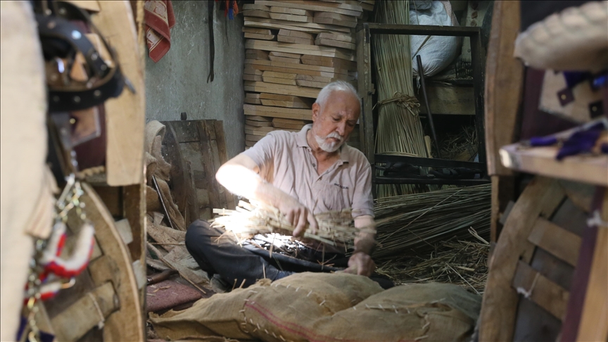 Kahramanmara-ta-60-y-ll-k-semerci-ustas-mesle-ini-ya-atmaya-