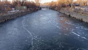 Kent-1-g-nde-buz-tuttu-Sabah-eksi-15-dereceyi-g-rd-k