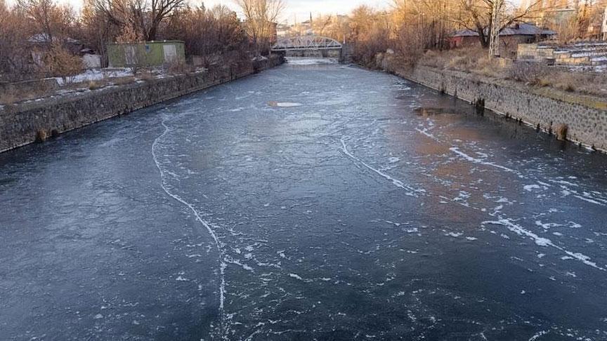 Kent-1-g-nde-buz-tuttu-Sabah-eksi-15-dereceyi-g-rd-k