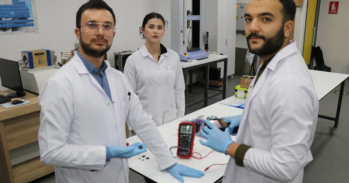 Matrix-filminden-esinlenip-v-cuttaki-at-k-s-y-elektri-e-d-n-