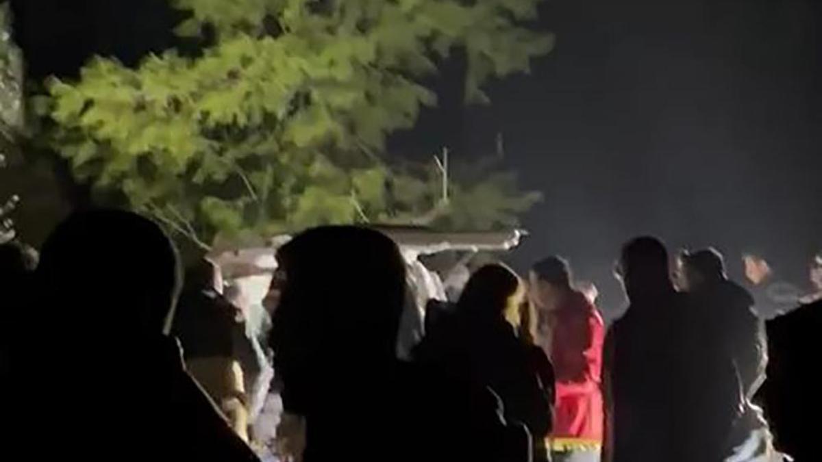 Ölü bulundukları otomobilde, isimlerinin yazılı olduğu bı