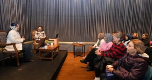 Nazan-Ak-nc-n-n-yolculu-u-giri-imcilere-ilham-oldu