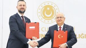 Polonya-ile-savunmada-i-birli-i-anla-mas-imzaland