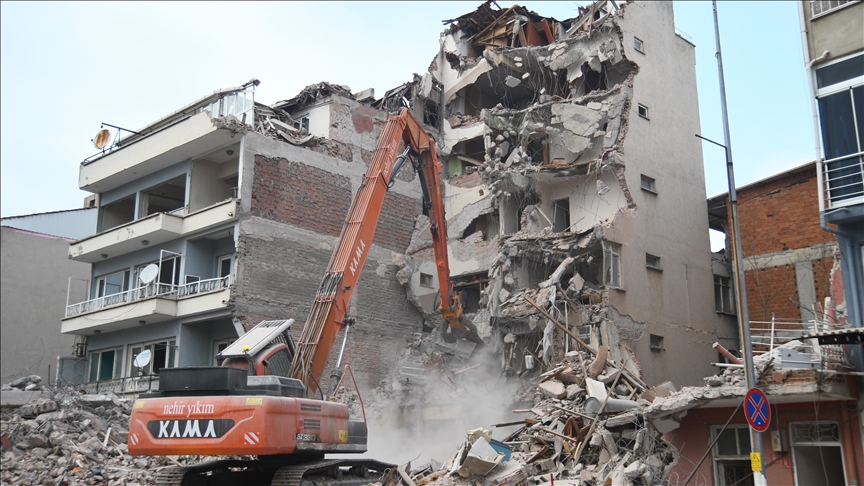 S-nd-rg-da-a-r-hasarl-18-bina-daha-y-k-ld