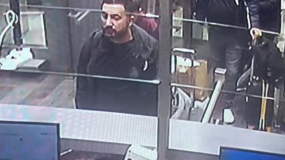 BÜYÜKÇEKMECE ADLİYESİNDEKİ HIRSIZLIK OLAYI FİRARİSİ ERDAL TİMURTAŞ VE EŞİNİN YURT DIŞINA KAÇIŞ GÖRÜNTÜLERİ ORTAYA ÇIKTI