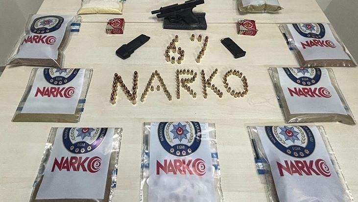 Sevgililer-ka-arken-yola-sa-t-kilolarca-uyu-turucu-ele-ge-ir