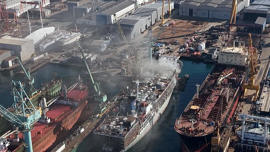 Son-dakika-Tuzla-tersanesinde-yang-n-Ekipler-sevk-edildi