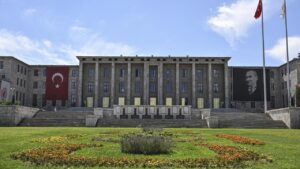 TBMM-de-istismar-soru-turmas-nda-eski-stajyerler-ifadeye-a-r