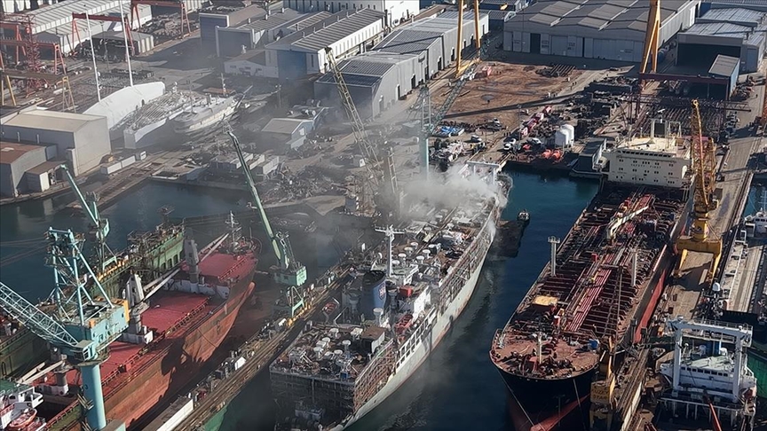 Tuzla-da-tersanedeki-gemide-kan-yang-na-m-dahale-ediliyor