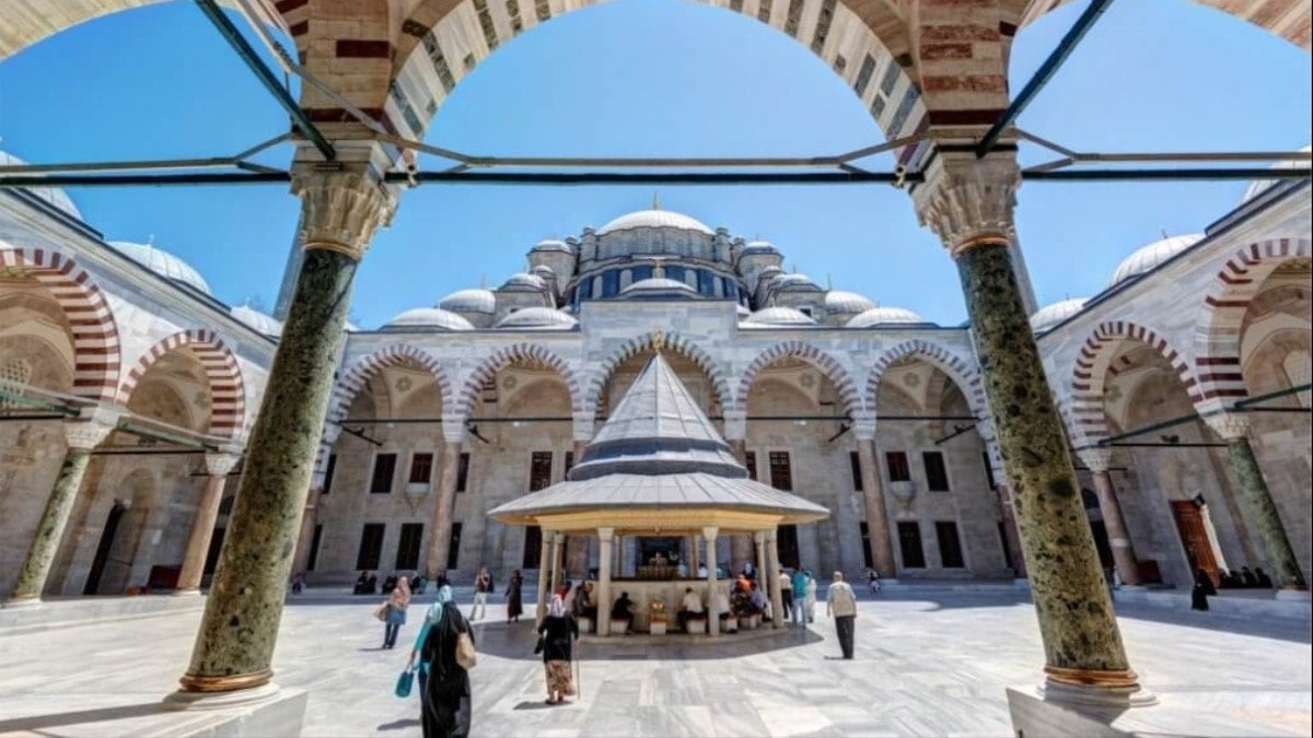 Valilik-karar-ald-Cami-n-nde-sat-yasakland