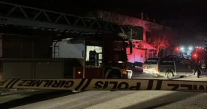 Yaln-z-ya-ayan-ya-l-adam-yang-nda-hayat-n-kaybetti