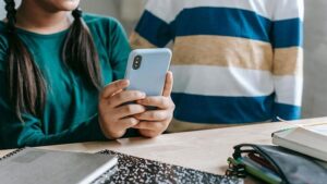 Yer-Ankara-retmen-k-z-rencilerine-m-stehcen-foto-raf-n-g-nde