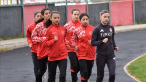 Yetenek-taramas-yla-ke-fedilen-Van-n-ko-ucu-k-zlar-bu-y-l-46