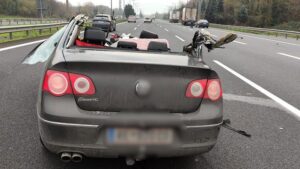 ekiciye-arpan-otomobil-ka-t-gibi-ezildi-1-ki-i-feci-ekilde-c