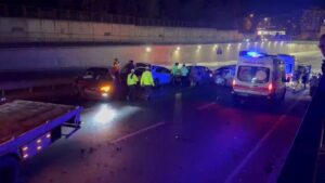 ekmek-y-de-7-arac-n-kar-t-zincirleme-kaza-7-ki-i-yaraland