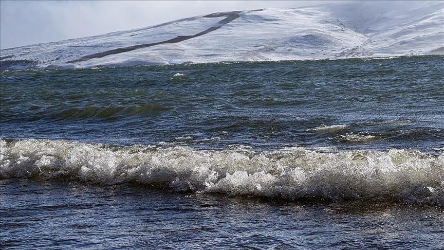 ld-r-G-l-n-n-donan-k-y-lar-dalgalar-n-etkisiyle-z-ld