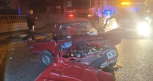 neg-l-de-kontrolden-kan-otomobil-bariyerlere-arpt-1-i-a-r-2-