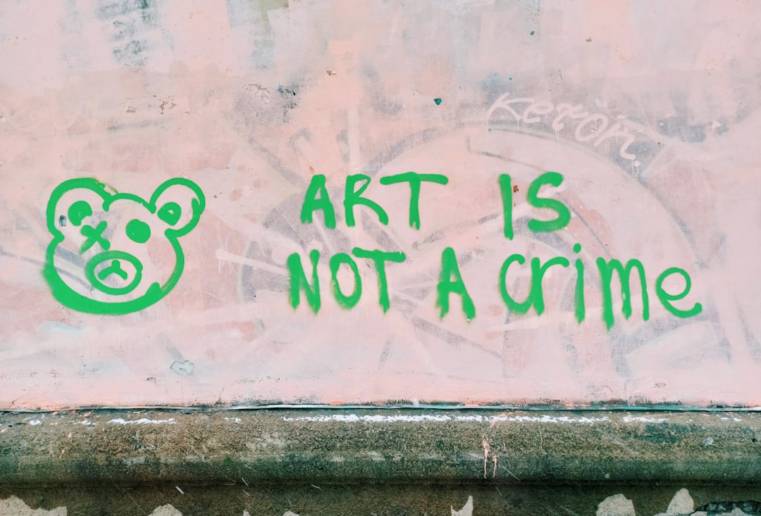 Sanatçı Cahit Berkay'ın Arabası Restoranda Cam Wallı Camı Kırarak İç