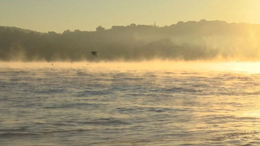 stanbul-Bo-az-nda-kaydedildi-Denizden-buhar-y-kseldi