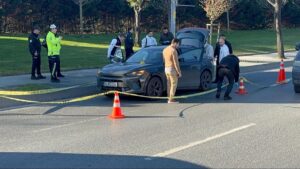 stanbul-un-g-be-inde-kanl-infaz-Otomobilin-i-inde-ld-r-ld