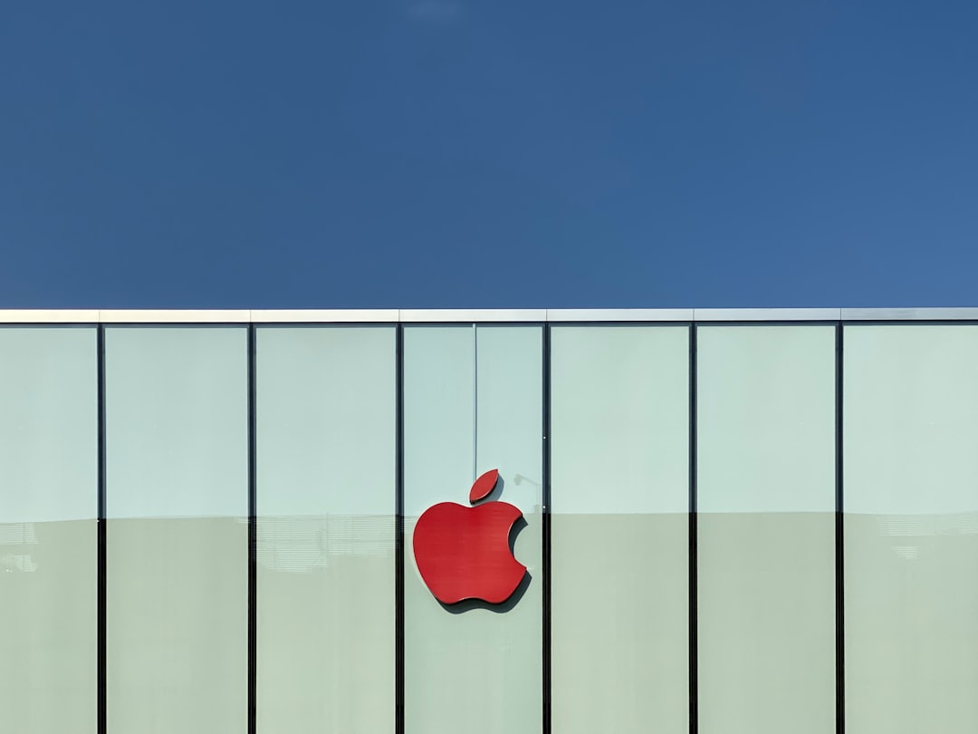 Apple, Siri'yi Yeniden Tasarlıyor