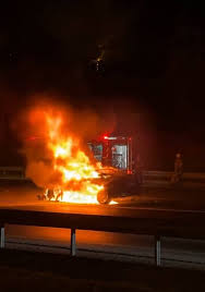 Bahçelievler’de Kontrollü Değil! Kamyonet Dehşeti: 4 Araç ve İETT Otobüsüne Çarptı