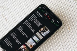 Endonezya'da Toprak Kayması: 53 Canın Kaybedilmesi