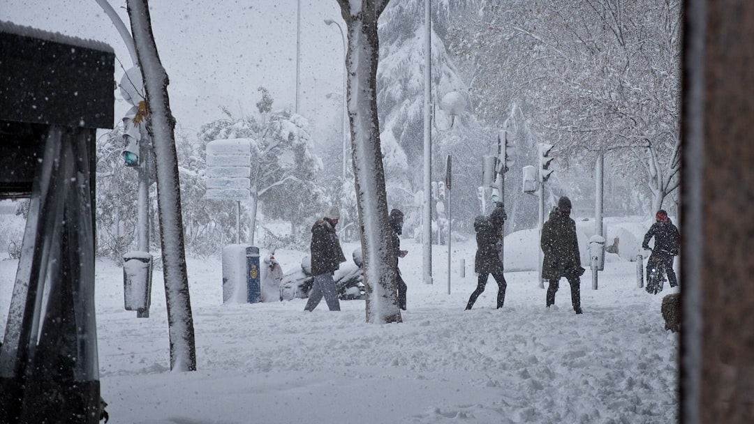 Hakkari'de Sağlıkçılar Kar Kış Demeden Vatandaşları Bilgilendiriyor