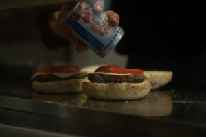 Hamburgerden Çıkan Kemiğin Kırdığı 2 Dişi için 1 Milyon Lira Tazminat