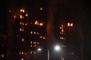 İsviçre'de Yangında Ölen 40 Kişi için Gözaltına Alınan İşletmeci