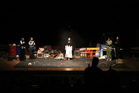 Gazze’nin Sessiz Çığlığı Sahneye Taşındı: Filistinli Sanatçı Dünyaya Sesleniyor