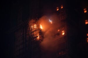 Osmaniye'de Seyir Halindeki Servis Minibüsü Yandı