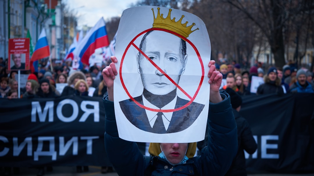 Rusya Devlet Başkanı Putin ve İran Cumhurbaşkanı Pezeşkiyan Bölgedek