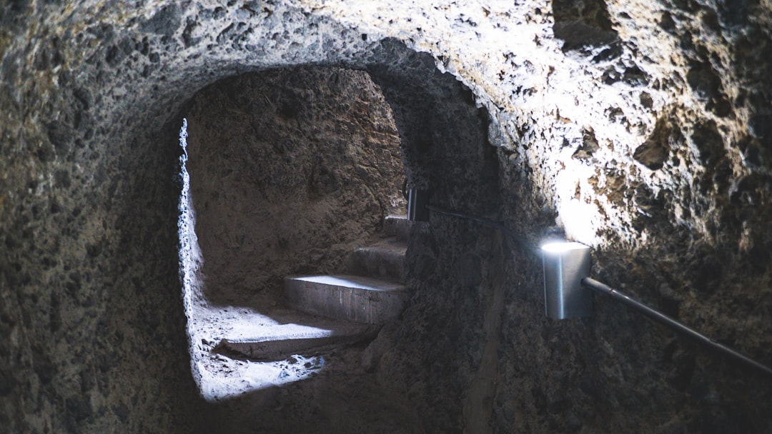 Yeraltı Dizisinin Konusu ve Oyuncuları