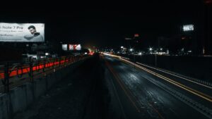 Şanghay'da Yol Çöktü: Devasa Çukur Oluştu