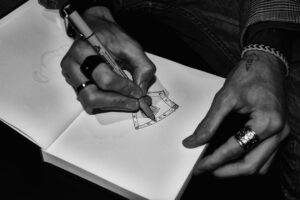 Başlık: "İmamoğlu'ndan Tutuklama: Casusluk Soruşturması Tamamlandı"