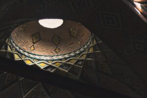 Bursa'daki Ulu Cami'ye "Kul Hakkından Sakın" Yazılı Mahya Asılıyor