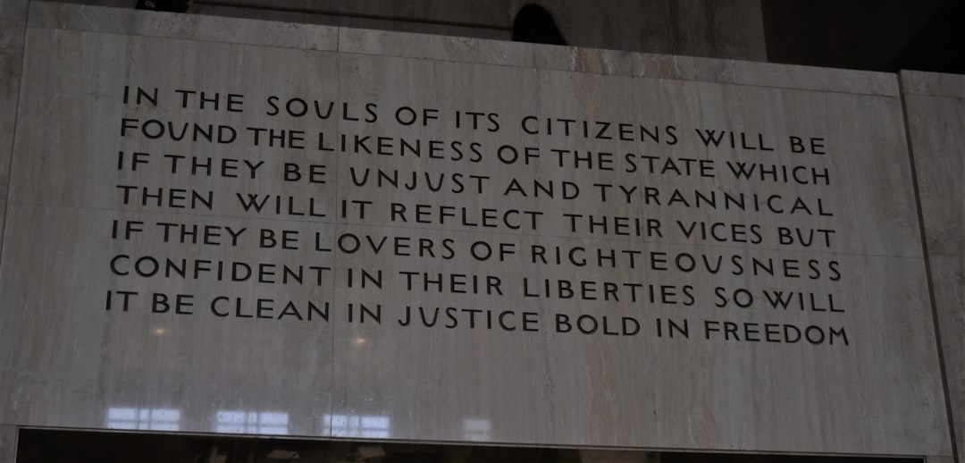 Hakkari'de Vatansız Kimlik Belgesi ile Yaşayan Aileye Çözüm Arayanla